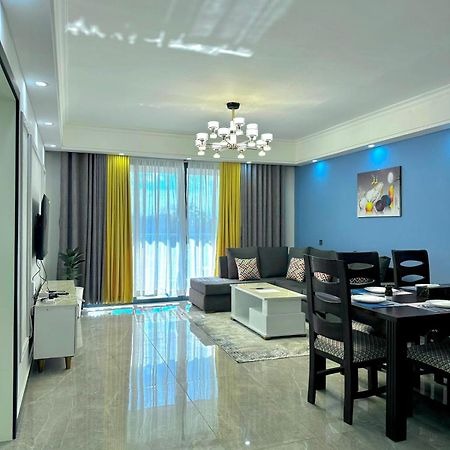 Stayrest Safari Tours New 3 Bedroom Apartments In Kilimani Nairobi With Rooftop Pool 外观 照片