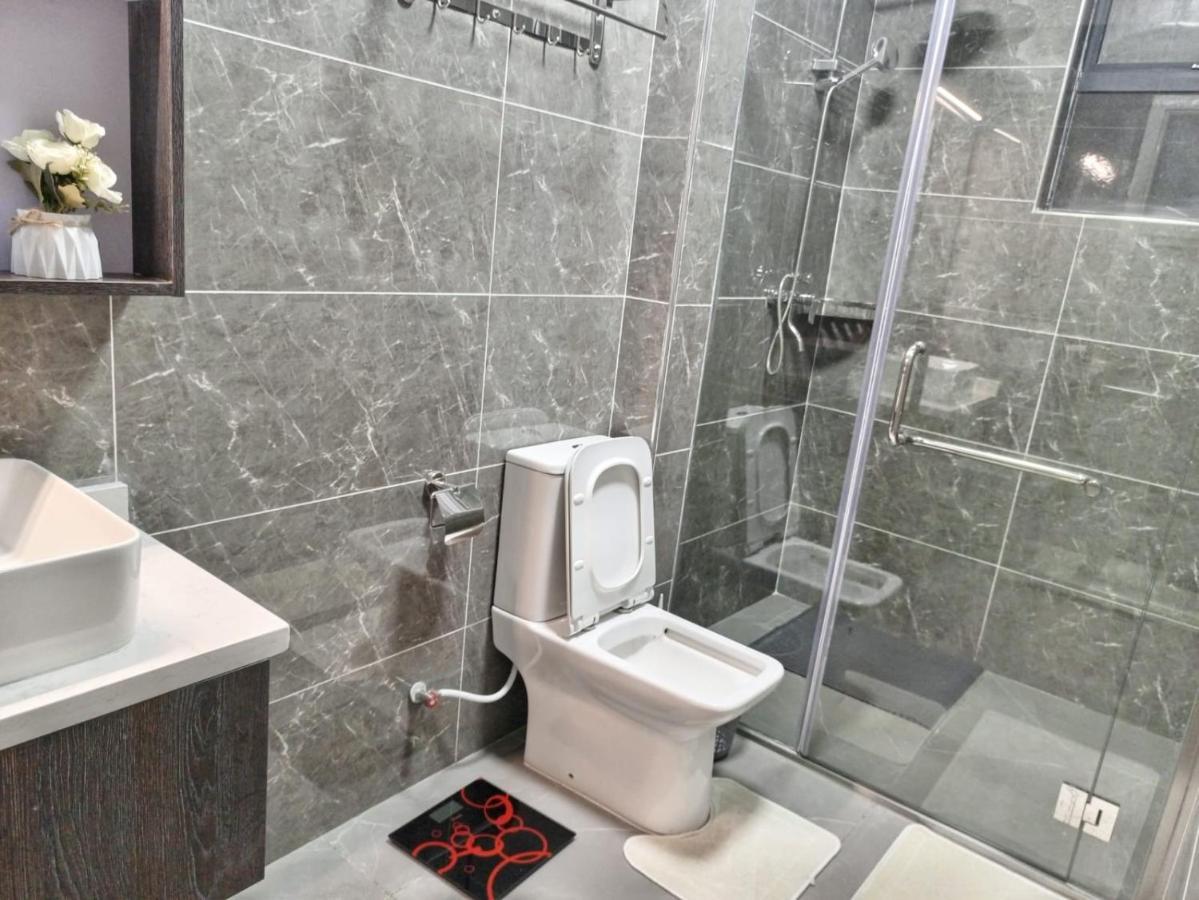 Stayrest Safari Tours New 3 Bedroom Apartments In Kilimani Nairobi With Rooftop Pool 外观 照片