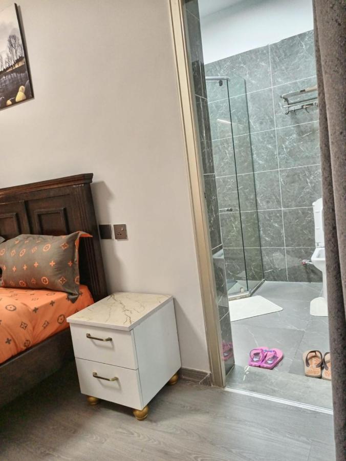 Stayrest Safari Tours New 3 Bedroom Apartments In Kilimani Nairobi With Rooftop Pool 外观 照片