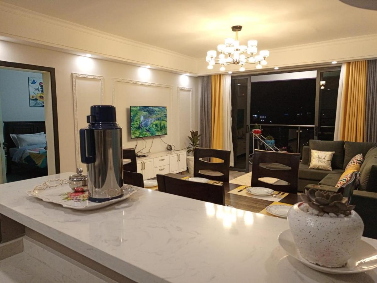 Stayrest Safari Tours New 3 Bedroom Apartments In Kilimani Nairobi With Rooftop Pool 外观 照片