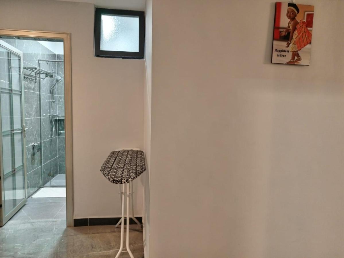 Stayrest Safari Tours New 3 Bedroom Apartments In Kilimani Nairobi With Rooftop Pool 外观 照片