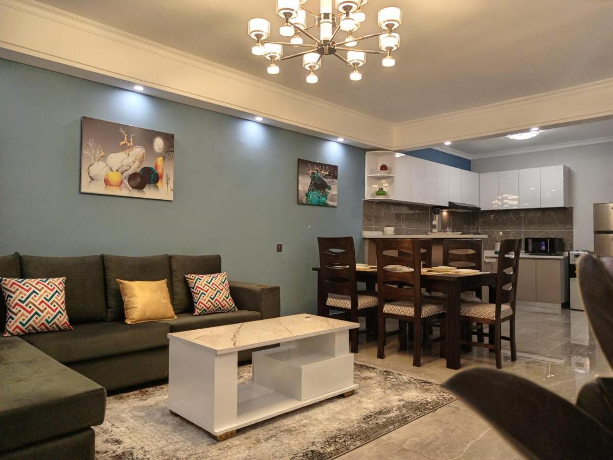 Stayrest Safari Tours New 3 Bedroom Apartments In Kilimani Nairobi With Rooftop Pool 外观 照片