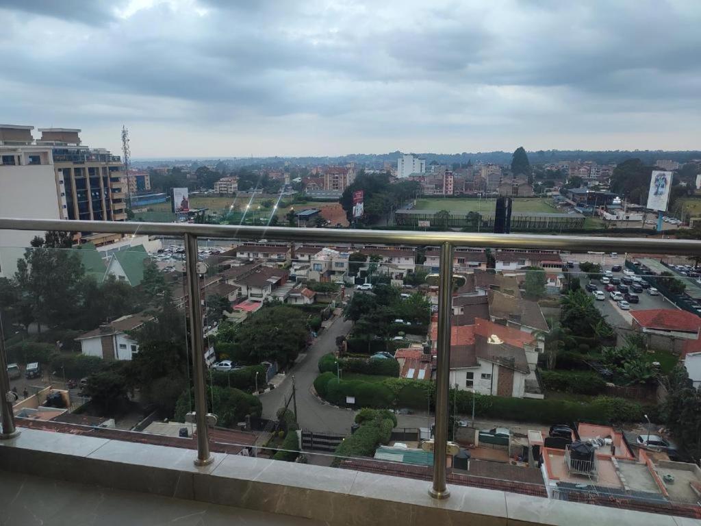 Stayrest Safari Tours New 3 Bedroom Apartments In Kilimani Nairobi With Rooftop Pool 外观 照片
